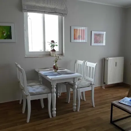 Karola Kempka 45484 Apartment *
